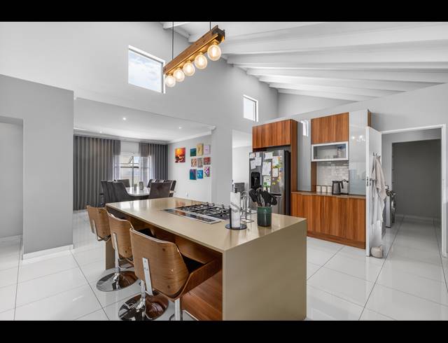 3 BEDROOM HOUSE FOR SALE IN BRYANSTON